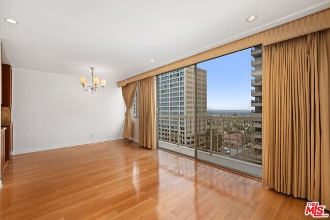 Building Photo - 10751 Wilshire Blvd