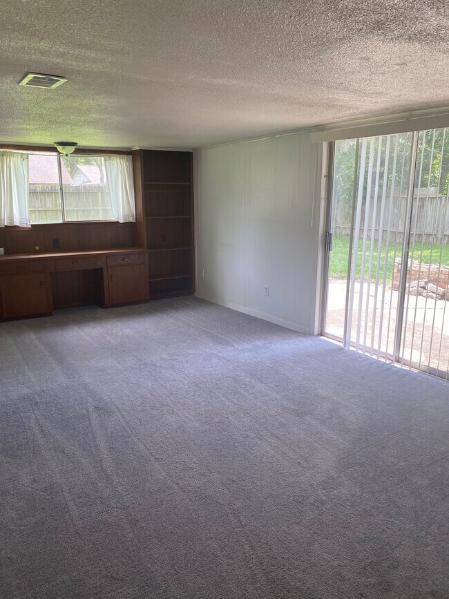 Building Photo - 7143 Triola Ln