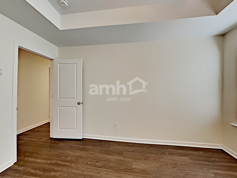 Building Photo - 227 Ivy Brook Dr
