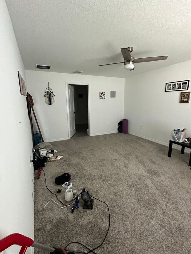 Building Photo - 4 Bedroom 2 bathroom in Haines City