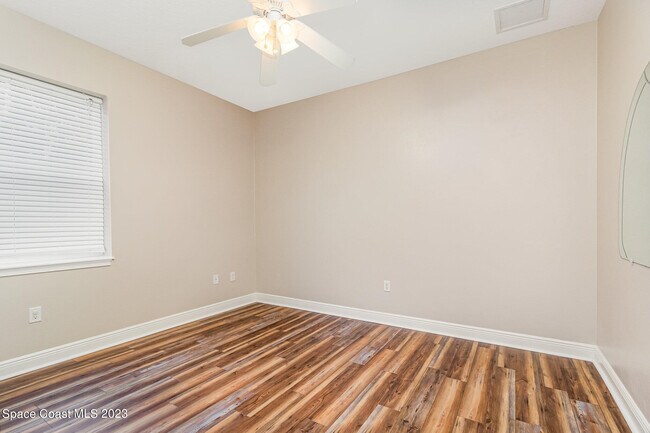 Building Photo - 113 Palm Cir