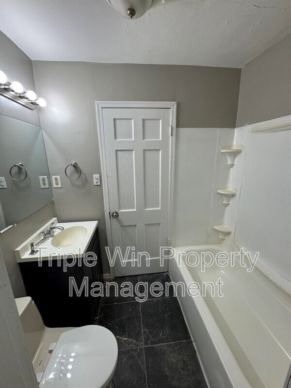 Building Photo - 2139 Kappel Dr
