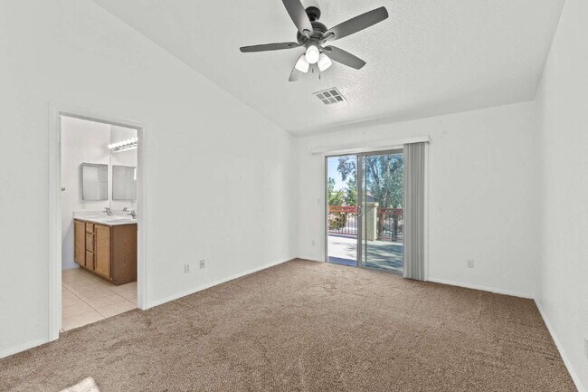Building Photo - "Spacious 3-Bedroom Oasis with 2.5 Baths on Grandmother Hat Street, North Las Vegas!"