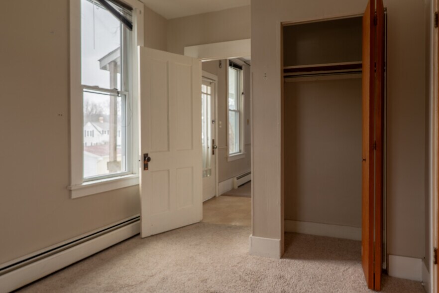 Building Photo - 90 Markey St