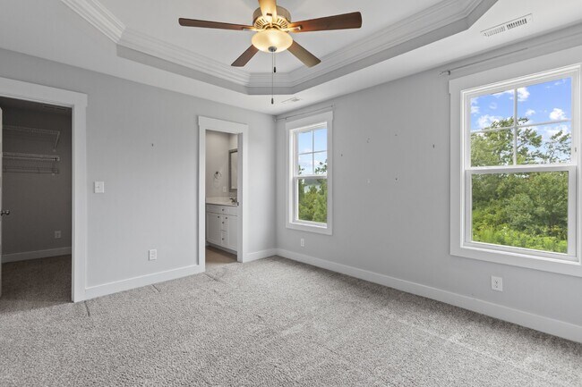 Building Photo - 318 Holbrook Ln