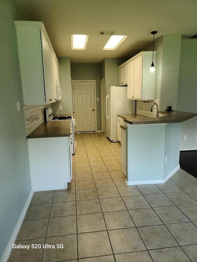 Building Photo - 17138 Oakwood Chase Dr