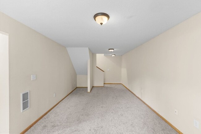 Building Photo - 177 Prairie Creek Way
