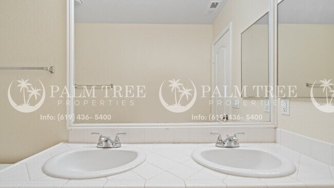 Building Photo - 807 Via Bahia