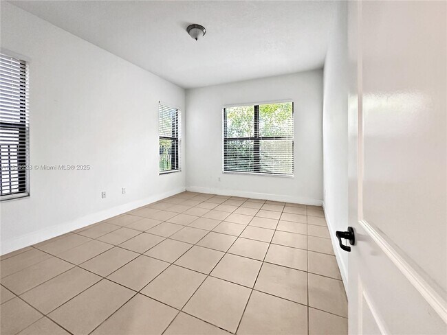 Building Photo - 3275 W 96 Pl