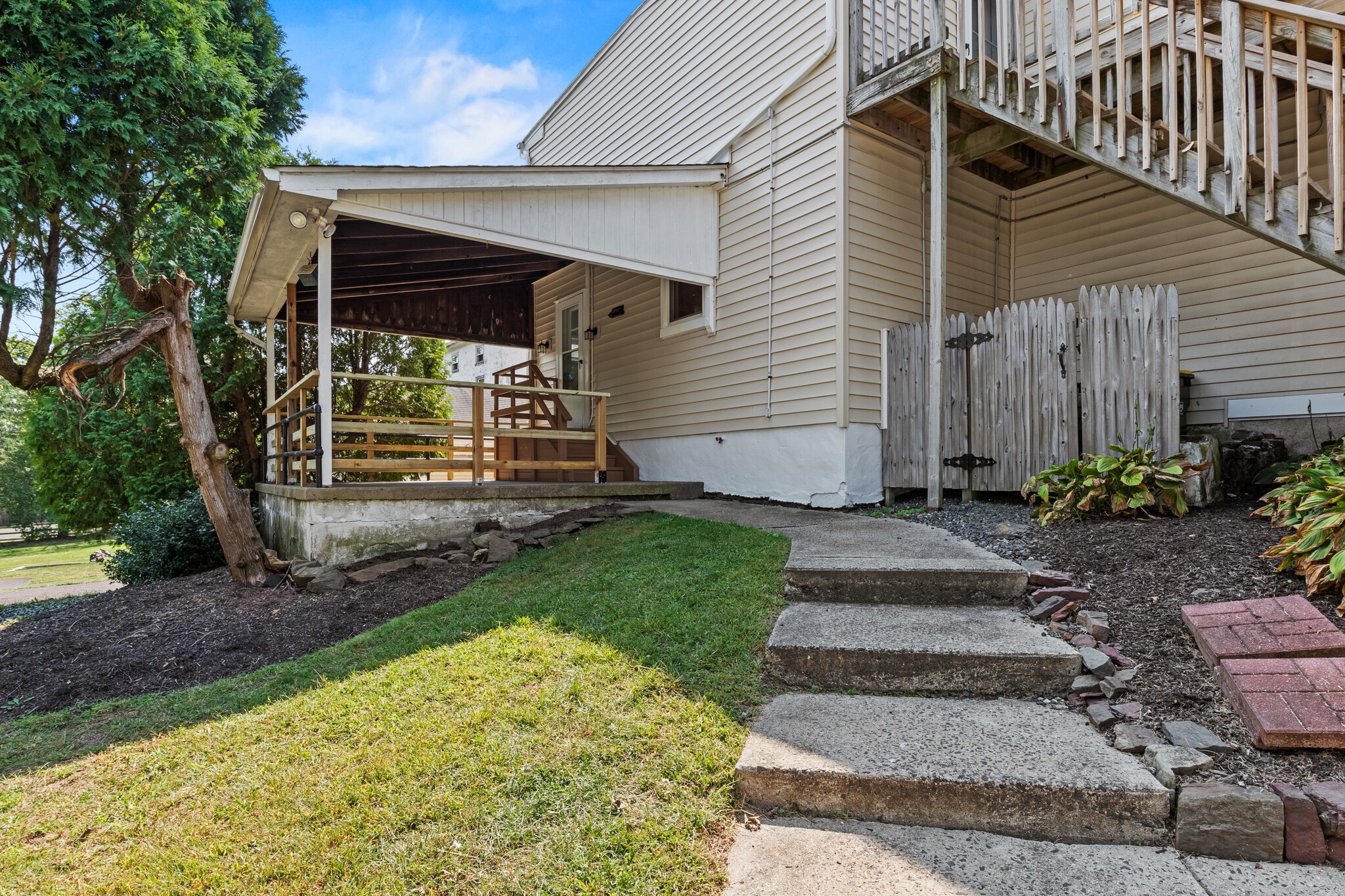 Back patio and entrance - 525 Main St