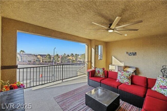 Building Photo - Modern 4-Bed Townhouse in Henderson