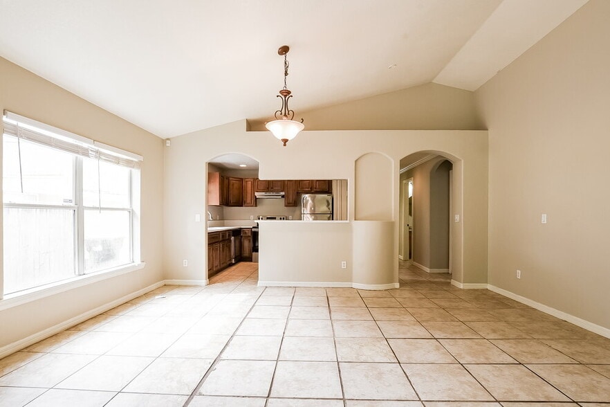 Building Photo - 5420 Blue Grass St