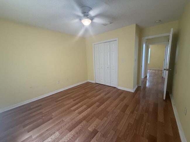 Building Photo - 535 N Forest Dr