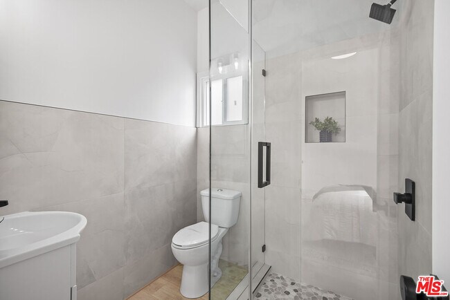 Building Photo - 3628 E 1st St