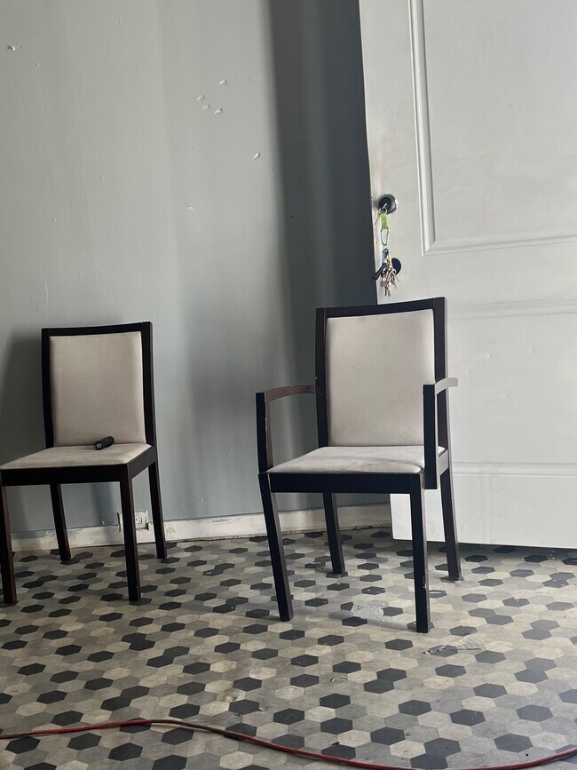 Building Photo - 259 Forest Ave