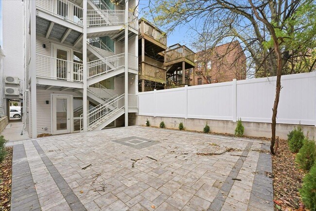 Building Photo - 134 New York Ave