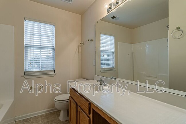 Building Photo - 1205 Carriage Park Cir