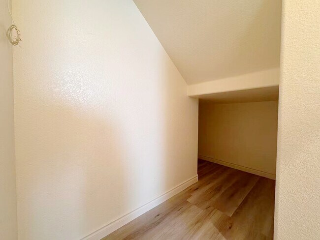 Building Photo - 7849 Blue Brook Dr