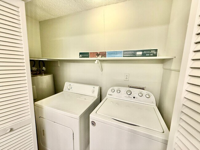 Building Photo - 2 Bedroom Condo on Chapman Mountain