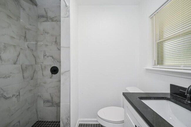 Building Photo - 5233 W 43rd St