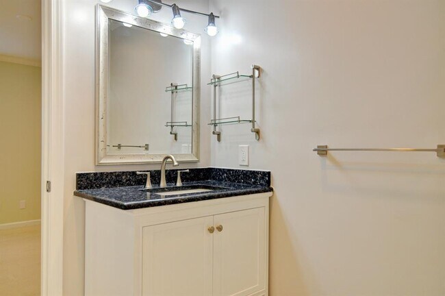 Building Photo - 3024 Hulen Ct