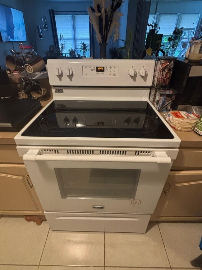 Building Photo - 2301 N Congress Ave