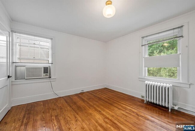 Building Photo - 133 Highwood Ave