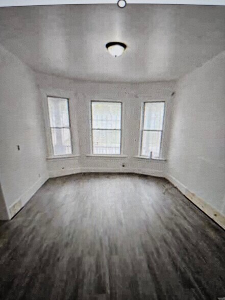 Building Photo - 2464 N 27th St