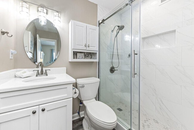 Building Photo - 405 Plantation Rd