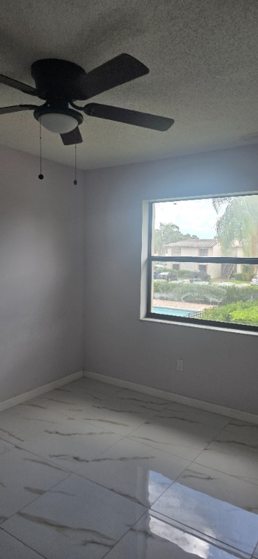 Building Photo - 900 NE 209th Terrace
