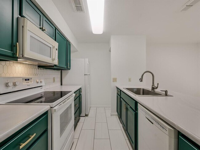Building Photo - 10616 Mellow Ln