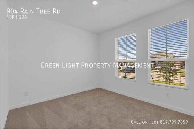 Building Photo - 904 Raintree Rd