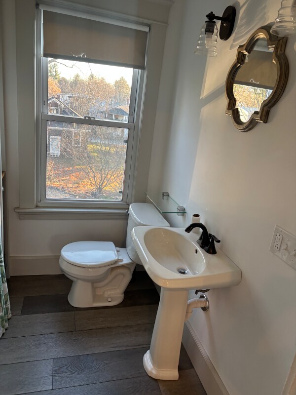 Building Photo - 34 Pleasantdale Ave