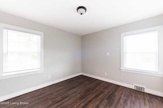 Building Photo - 2512 Gardiner Ln