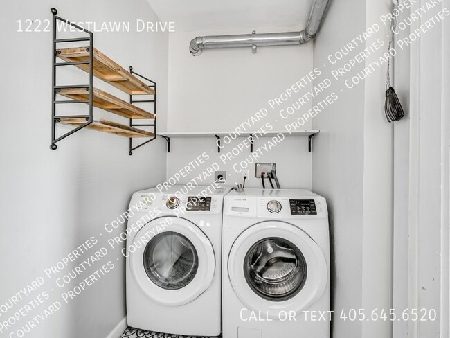 Building Photo - 1222 Westlawn Dr