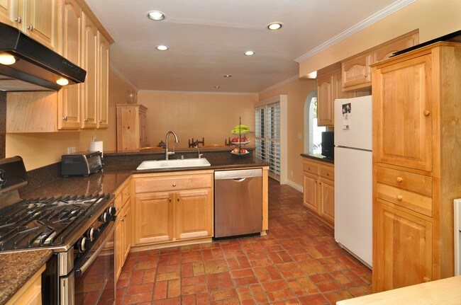 Building Photo - 4223 Freedom Dr