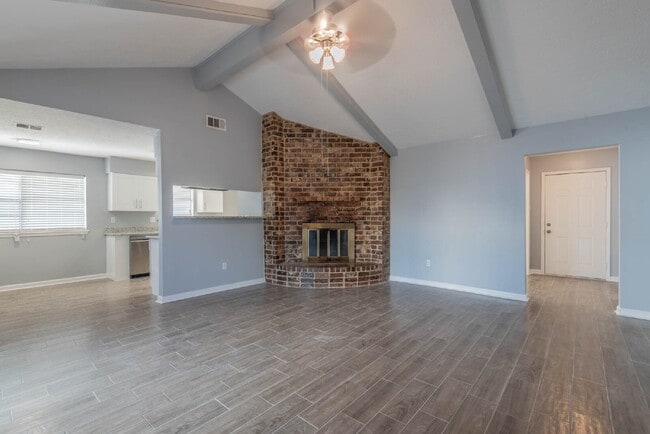 Building Photo - 423 Gentilly Dr