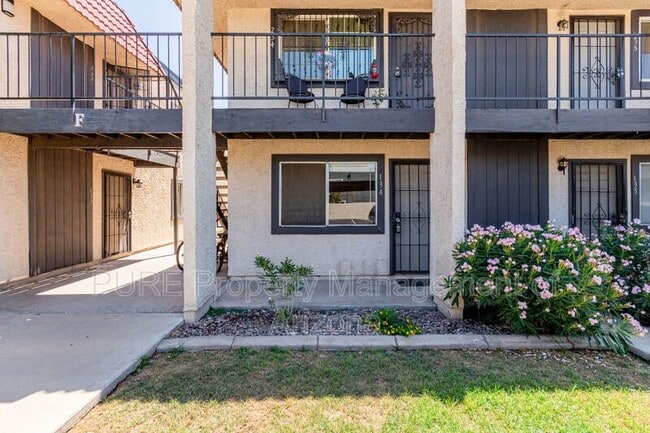 Primary Photo - 700 W University Dr