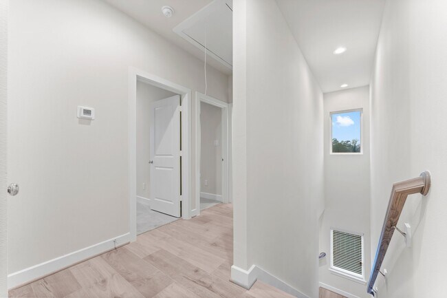 Building Photo - 5905 Haring Ln