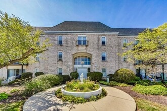 Building Photo - 5001 Carriage Way Dr