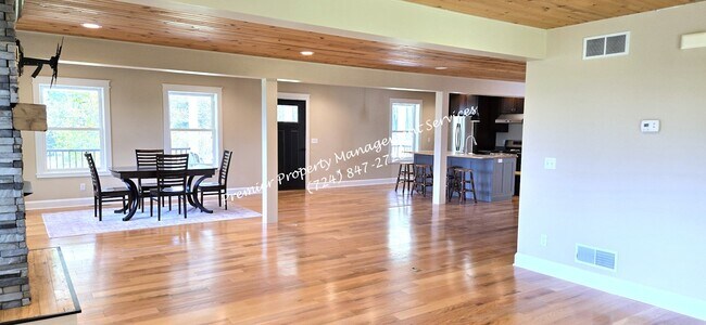 Building Photo - 399 Melody Ln