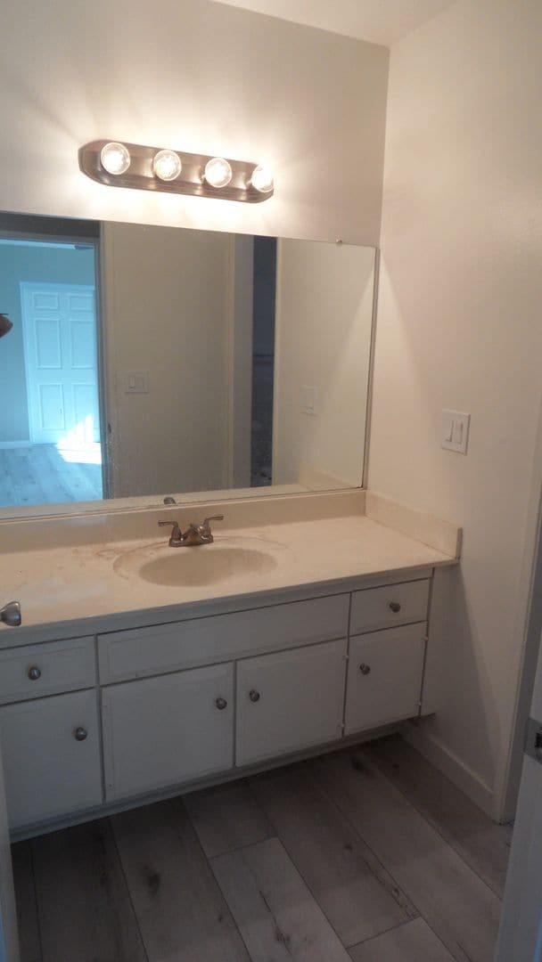 Building Photo - Beautiful Remodeled Single Story 4 BR 2 BA Home With 3 Car attached Garage