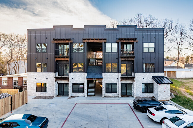 Building Photo - NEW APARTMENTS IN THE HEART OF DOWNTOWN