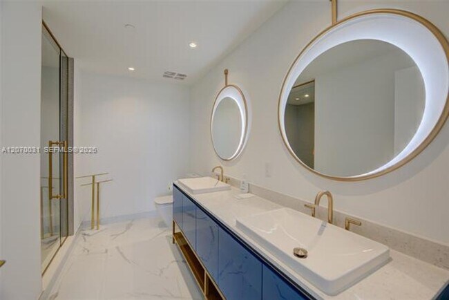 Building Photo - 2678 Tigertail Ave