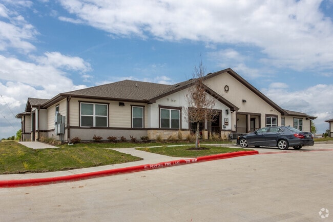 Building Photo - Heritage Estates at Huntsville