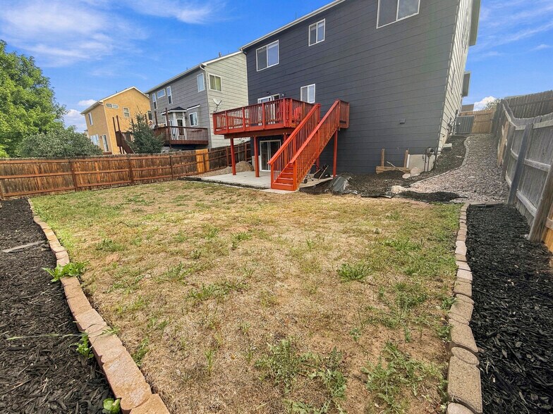 Building Photo - 2060 Pinyon Jay Dr