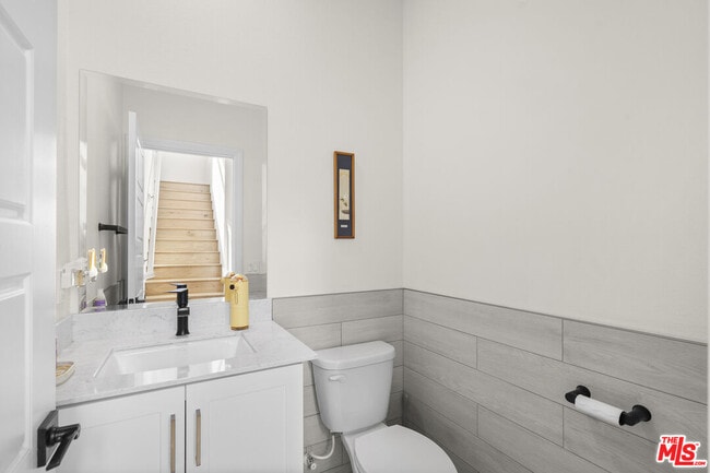 Building Photo - 27751 Dyer Wy