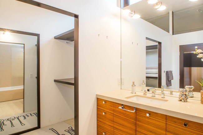 Guest Bathroom - 1440 N Kings Rd