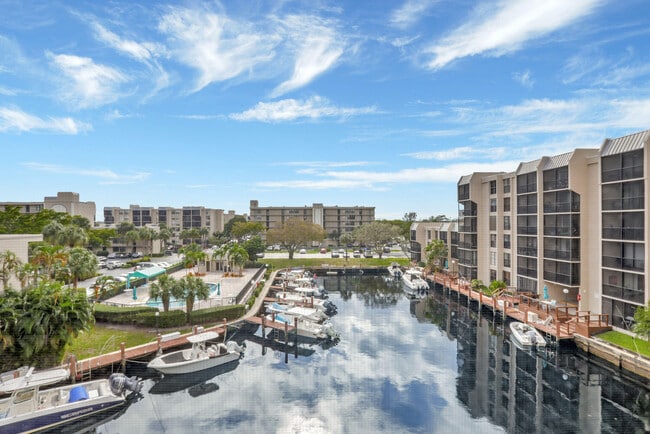 Building Photo - 3 Royal Palm Way