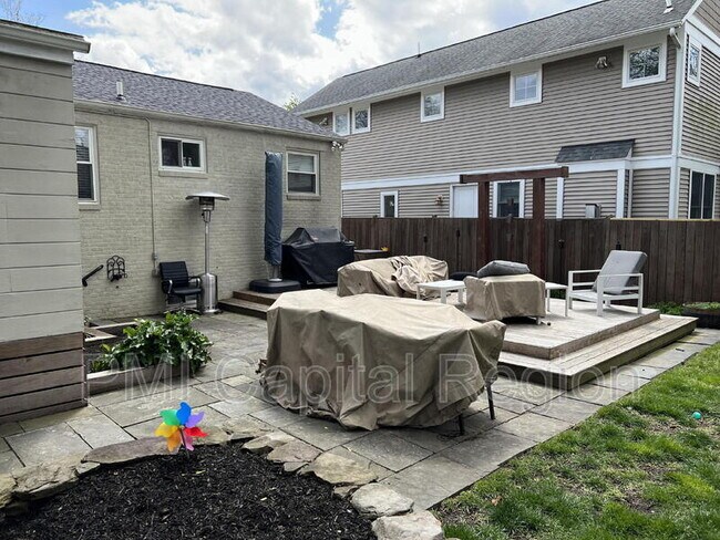 Building Photo - 5005 Druid Dr